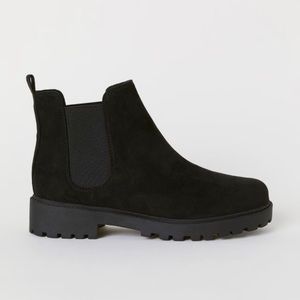 Black ankle chunky boots